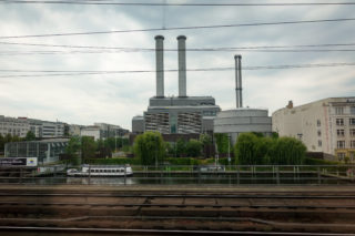 m Herzen von Berlin: Das Heizkraftwerk Mitte des Energiekonzerns Vattenfall. Wie wohl das Kraftwerk vor Cyberangriffen geschützt ist? Foto: Jugendpresse Deutschland.