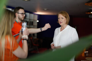 Lisa Paus im Interview mit politikorange Redakteur*innen