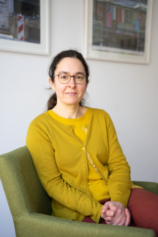 Claudia Maicher sitzt seit 2014 für Bündnis90/Die Grünen im Sächsischen Landtag in Dresden. Wir haben sie in ihrem Wahlkreisbüro in Leipzig getroffen.